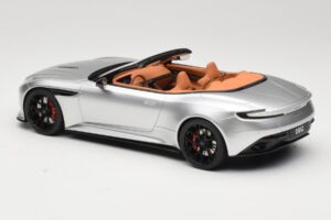 Aston Martin DB12 Volante Silver GT Spirit 1:18 GT945 Resin — bild 5 av 6