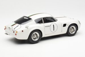 Aston Martin DB4 GT Zagato #1 24 Hours of Le Mans 1961 CMC 1:18 M-139 Metall — bild 2 av 6