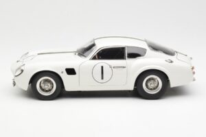 Aston Martin DB4 GT Zagato #1 24 Hours of Le Mans 1961 CMC 1:18 M-139 Metall — bild 3 av 6