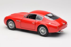 Aston Martin DB4 GT Zagato Röd Road Signature 1:18 92728 Metall — bild 7 av 8
