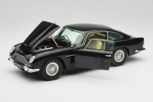 Aston Martin DB5 California Salviagrön Chrono 1:18 H1001 Metall — bild 2 av 8