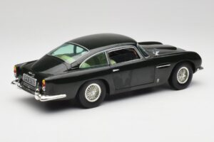 Aston Martin DB5 California Salviagrön Chrono 1:18 H1001 Metall — bild 3 av 8