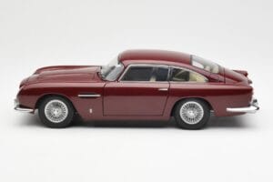 Aston Martin DB5 Dubonnet Röd AUTOart 1:18 70213 Metall — bild 4 av 8