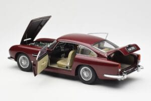 Aston Martin DB5 Dubonnet Röd AUTOart 1:18 70213 Metall — bild 5 av 8