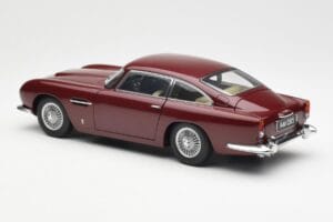 Aston Martin DB5 Dubonnet Röd AUTOart 1:18 70213 Metall — bild 7 av 8