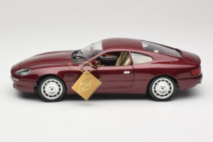Aston Martin DB7 Röd Guiloy 1:18 67550 Metall — bild 4 av 8