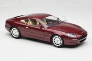 Aston Martin DB7 Röd Guiloy 1:18 67550 Metall — bild 6 av 8