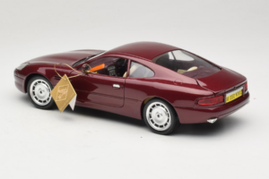 Aston Martin DB7 Röd Guiloy 1:18 67550 Metall — bild 7 av 8