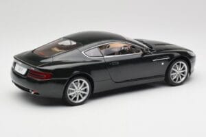 Aston Martin DB9 Svart Solido 1:18 15025600 Metall — bild 3 av 8