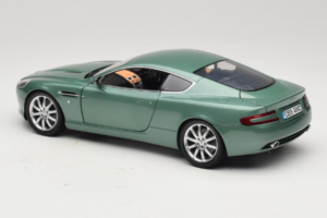 Aston Martin DB9 Grön Minichamps 1:18 150137322 Metall — bild 7 av 8