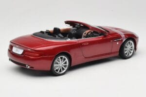 Aston Martin DB9 Volante Röd Solido 1:18 8163 Metall — bild 3 av 8