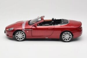 Aston Martin DB9 Volante Röd Solido 1:18 8163 Metall — bild 4 av 8
