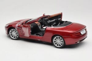 Aston Martin DB9 Volante Röd Solido 1:18 8163 Metall — bild 5 av 8