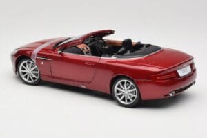 Aston Martin DB9 Volante Röd Solido 1:18 8163 Metall — bild 7 av 8