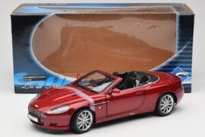 Aston Martin DB9 Volante Röd Solido 1:18 8163 Metall — bild 8 av 8