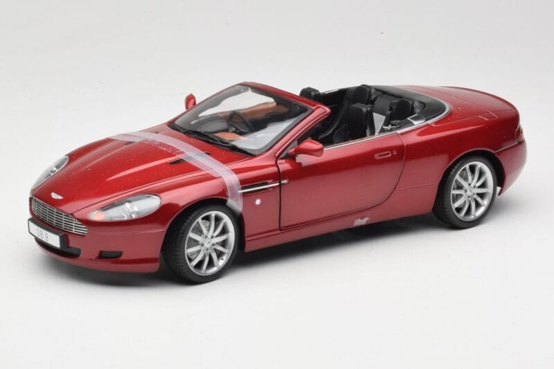 Aston Martin DB9 Volante Röd Solido 1:18 8163 Metall