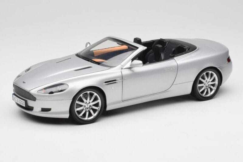 Aston Martin DB9 Volante Silver Minichamps 1:18 150137334 Metall