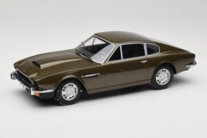 Aston Martin DBS Olive Grön CMR 1:18 CMR003 Metall
