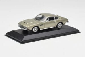 Aston Martin DBS Silvergrön Metallic Minichamps 1:43 400137600 Metall — bild 2 av 4