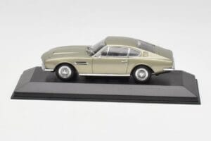 Aston Martin DBS Silvergrön Metallic Minichamps 1:43 400137600 Metall