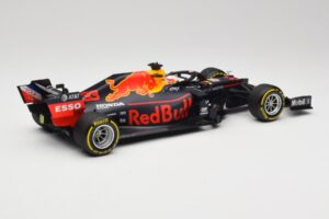 Aston Martin Red Bull Racing RB15 #33 M. Verstappen Winner Brazil GP 2019 Minichamps 1:18 110191933 Metall — bild 2 av 6