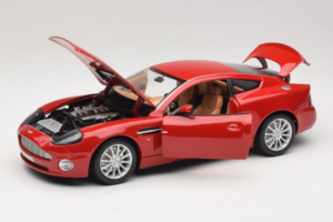 Aston Martin V12 Vanquish Röd Bburago 1:18 33334063 Metall — bild 2 av 8