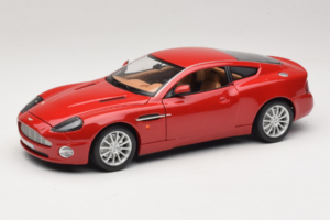 Aston Martin V12 Vanquish Röd Bburago 1:18 33334063 Metall