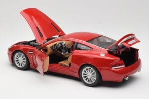 Aston Martin V12 Vanquish Röd Bburago 1:18 34063 Metall — bild 5 av 8