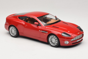 Aston Martin V12 Vanquish Röd Bburago 1:18 33334063 Metall — bild 6 av 8