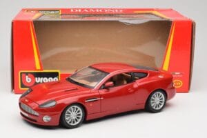 Aston Martin V12 Vanquish Röd Bburago 1:18 34063 Metall — bild 8 av 8