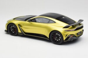 Aston Martin V12 Vantage Final Edition Cosmopolitan Yellow TopSpeed 1:18 TS0453 Metall — bild 5 av 6