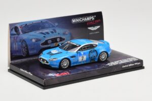 Aston Martin V12 Vantage #7 U. Bez / Porritt / R. Meaden / Mathai 24 Hours Nurburgring 2009 Minichamps 1:43 437091307 Metall — bild 2 av 4