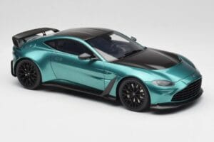 Aston Martin V12 Vantage Racing Green GT Spirit 1:18 GT922 Resin — bild 4 av 6