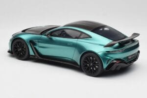 Aston Martin V12 Vantage Racing Green GT Spirit 1:18 GT922 Resin — bild 5 av 6