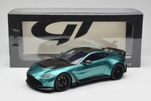 Aston Martin V12 Vantage Racing Green GT Spirit 1:18 GT922 Resin — bild 6 av 6