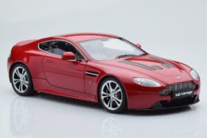 Aston Martin V12 Vantage Röd AUTOart 1:18 70208 Metall — bild 6 av 8