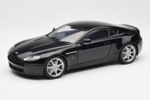 Aston Martin V8 Vantage Onyx Svart AUTOart 1:18 70202 Metall