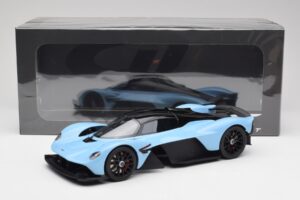 Aston Martin Valkyrie Racing Blå GT Spirit 1:18 GT915 Resin — bild 6 av 6