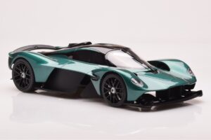 Aston Martin Valkyrie Racing Green GT Spirit 1:18 GT435 Resin — bild 4 av 6