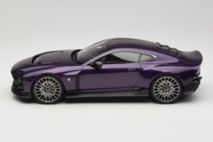 Aston Martin Valour Mörkblå GT Spirit 1:18 GT944 Resin — bild 3 av 6