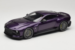 Aston Martin Valour Mörkblå GT Spirit 1:18 GT944 Resin