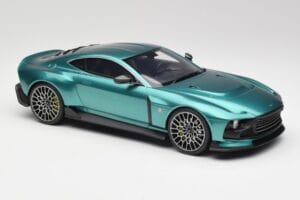 Aston Martin Valour Racing Green GT Spirit 1:18 GT480 Resin — bild 4 av 6