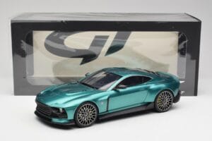 Aston Martin Valour Racing Green GT Spirit 1:18 GT480 Resin — bild 6 av 6