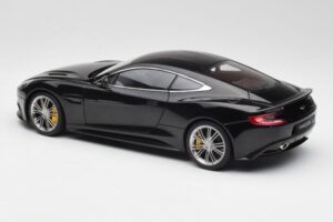 Aston Martin Vanquish Onyx Svart AUTOart 1:18 70247 Metall — bild 7 av 8