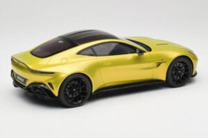 Aston Martin Vantage Cosmopolitan Yellow GT Spirit 1:18 GT514 Resin — bild 2 av 6