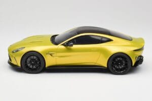 Aston Martin Vantage Cosmopolitan Yellow GT Spirit 1:18 GT514 Resin — bild 3 av 6