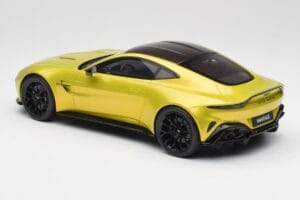 Aston Martin Vantage Cosmopolitan Yellow GT Spirit 1:18 GT514 Resin — bild 5 av 6