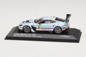 Aston Martin Vantage V12 GT3 #32 J. Stuck ADAC GT Masters 2012 Minichamps 1:43 437121332 Metall