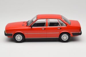 Audi 80 B2 GLS Röd MCG 1:18 MCG18526 Metall — bild 3 av 6
