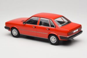 Audi 80 B2 GLS Röd MCG 1:18 MCG18526 Metall — bild 5 av 6